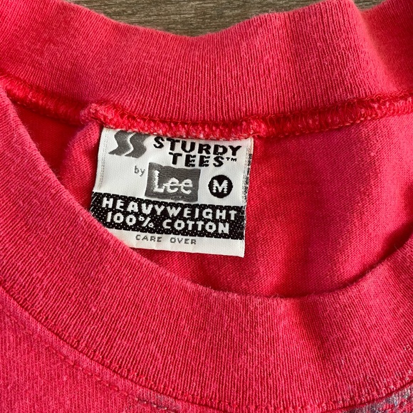 Vintage Lee Sturdy Tee, size M, red with artistic design! Great condition! - Picture 3 of 4